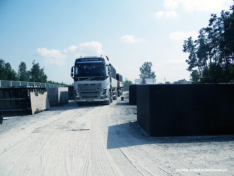 Transport szamb betonowych  w Wadowicach